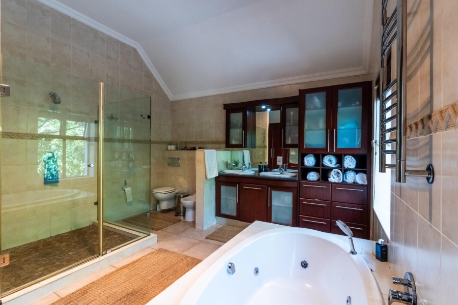 To Let 4 Bedroom Property for Rent in Boschenmeer Golf Country Estate Western Cape